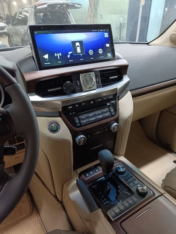 Перетяжка салона Toyota Land Cruiser 200