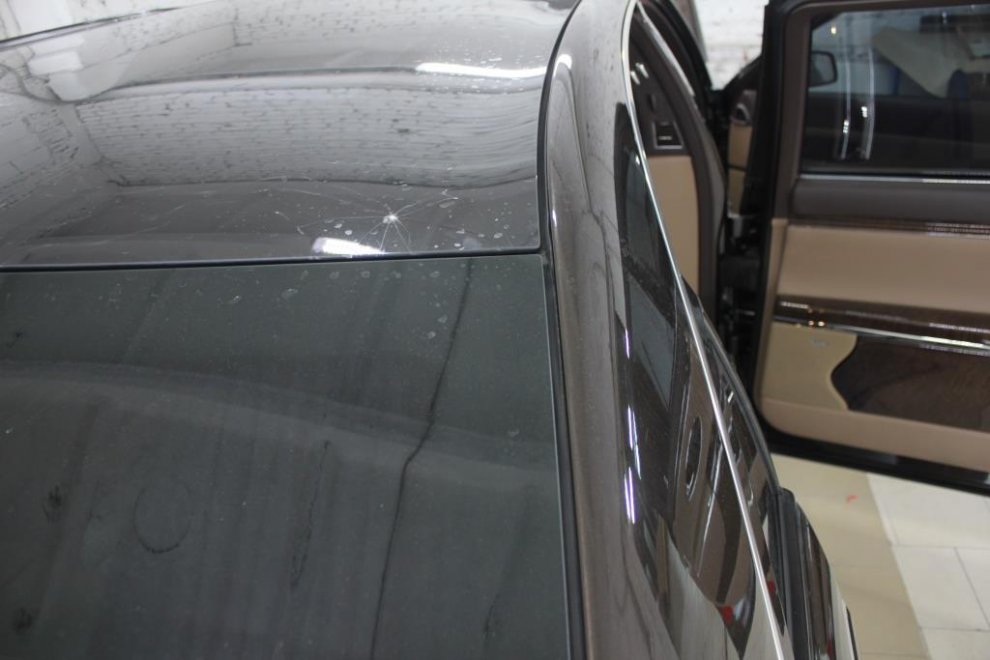 Замена стекла панорамной крыши Maybach 62