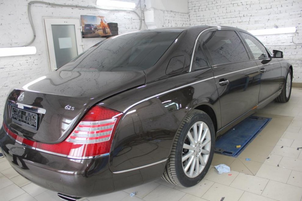 Замена стекла панорамной крыши Maybach 62